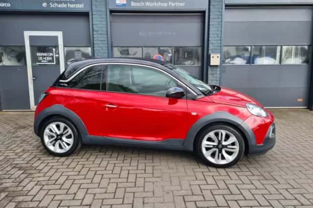 Opel Adam (2016) thumbnail 2