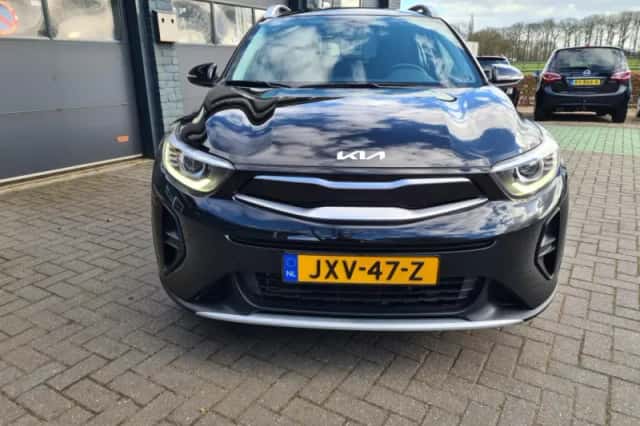 Kia Stonic (2025) thumbnail 5