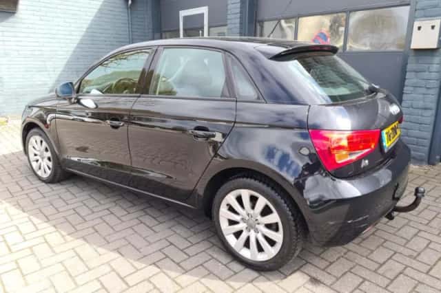 Audi A1 (2012) thumbnail 3