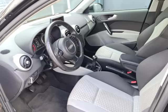 Audi A1 (2012) thumbnail 6