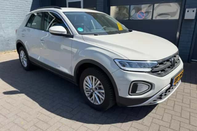 Volkswagen T-Roc (2025) thumbnail 2