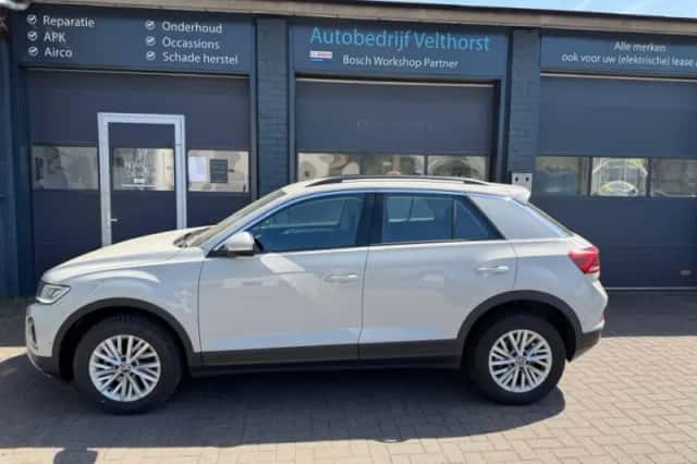 Volkswagen T-Roc (2025) thumbnail 4