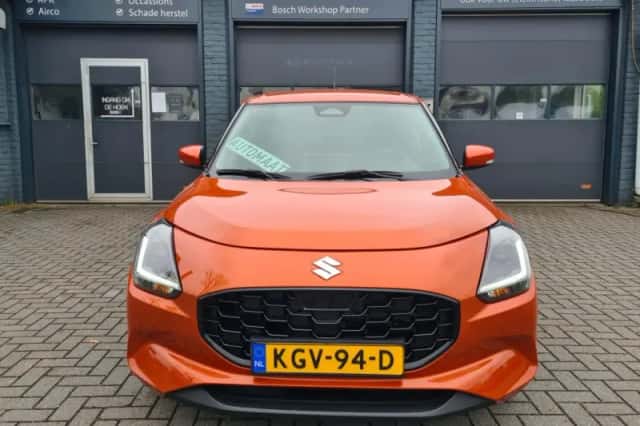Suzuki Swift (2025) thumbnail 3