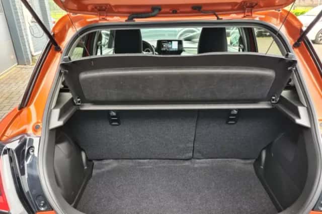 Suzuki Swift (2025) thumbnail 5