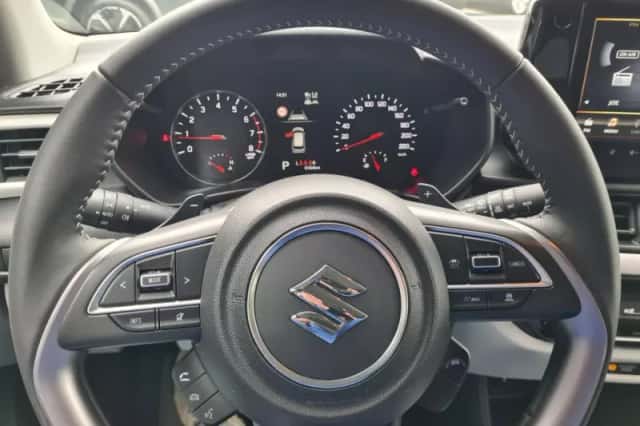 Suzuki Swift (2025) thumbnail 6