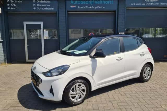 Hyundai i10 (2022) thumbnail 1