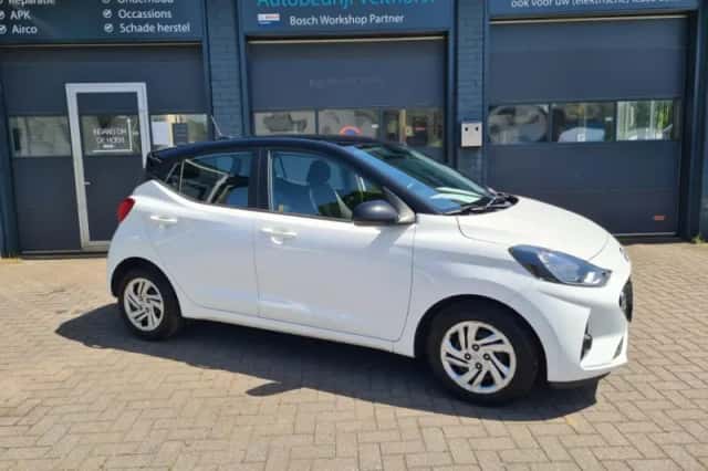 Hyundai i10 (2022) thumbnail 2