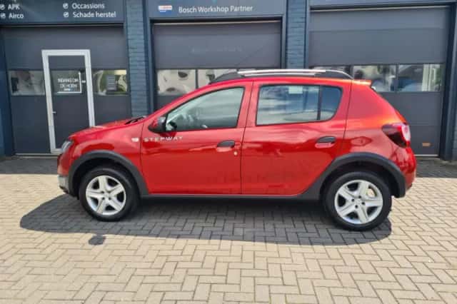 Dacia Sandero (2016) thumbnail 2