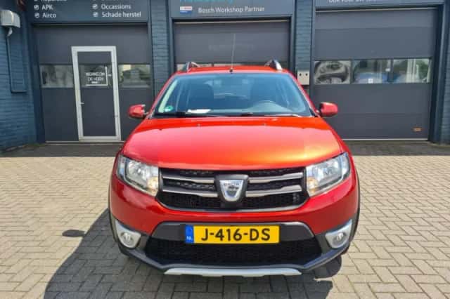 Dacia Sandero (2016) thumbnail 5