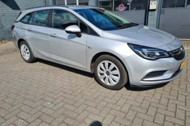 Opel Astra (2018) thumbnail 1