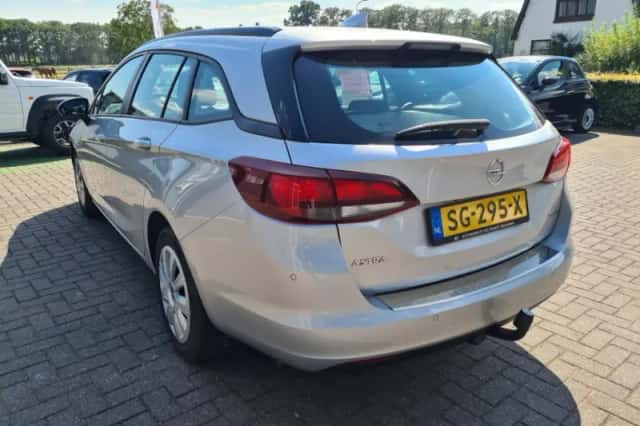 Opel Astra (2018) thumbnail 4