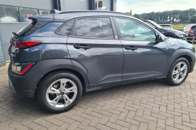 Hyundai Kona (2022) thumbnail 3