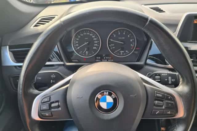 BMW X1 (2016) thumbnail 6