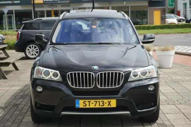 BMW X3 (2010) thumbnail 2
