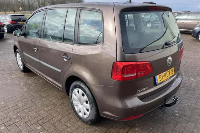 Volkswagen Touran (2011) thumbnail 5