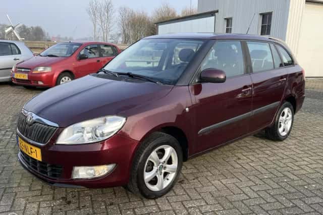 Škoda Fabia (2010) thumbnail 1