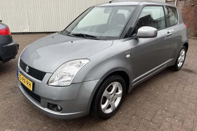 Suzuki Swift (2005) thumbnail 1