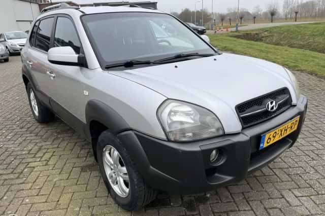 Hyundai Tucson (2007) thumbnail 3