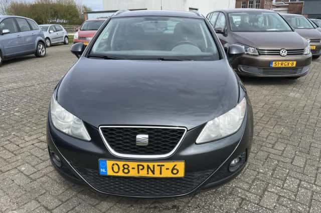 SEAT Ibiza (2011) thumbnail 2
