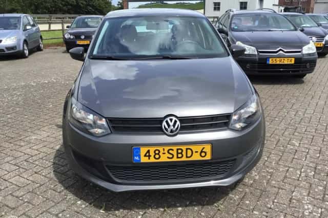 Volkswagen Polo (2011) thumbnail 2