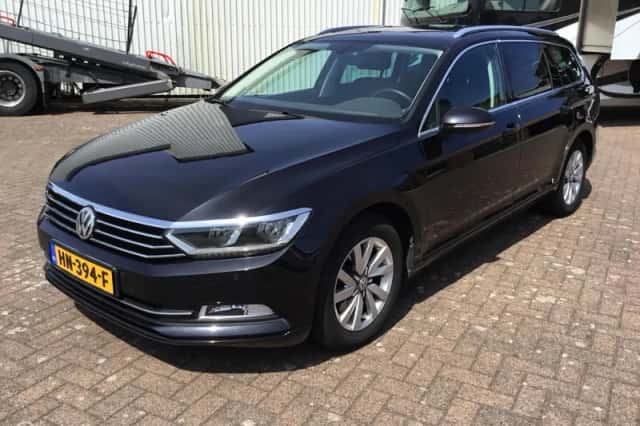 Volkswagen Passat (2016) thumbnail 1