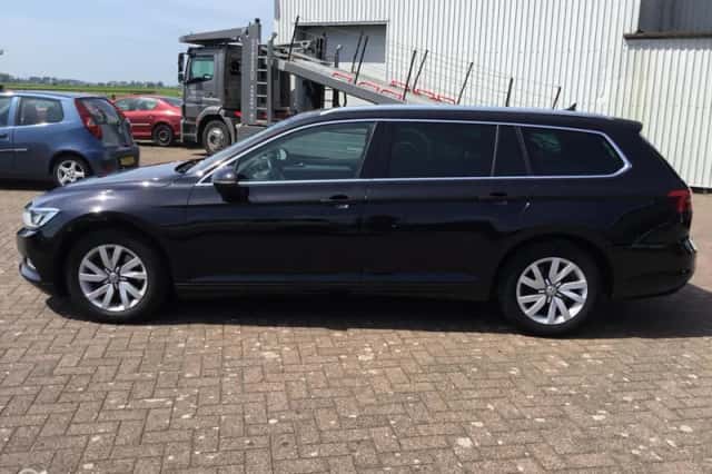 Volkswagen Passat (2016) thumbnail 2