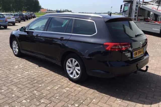 Volkswagen Passat (2016) thumbnail 3