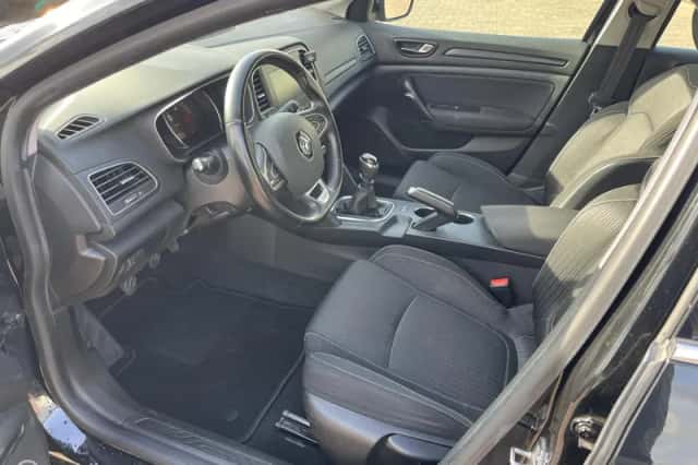 Renault Mégane (2017) thumbnail 6