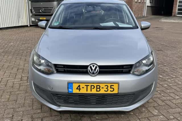 Volkswagen Polo (2014) thumbnail 2