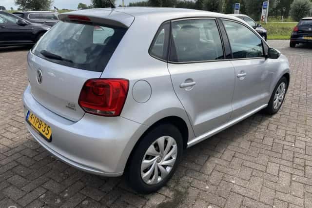 Volkswagen Polo (2014) thumbnail 4
