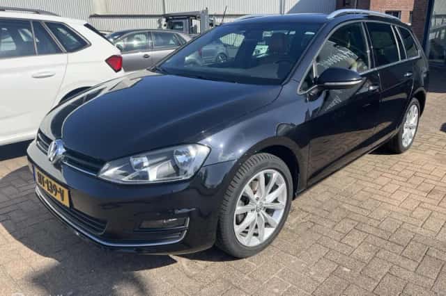 Volkswagen Golf (2016) thumbnail 1