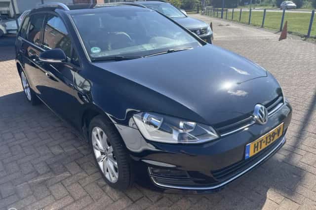 Volkswagen Golf (2016) thumbnail 3