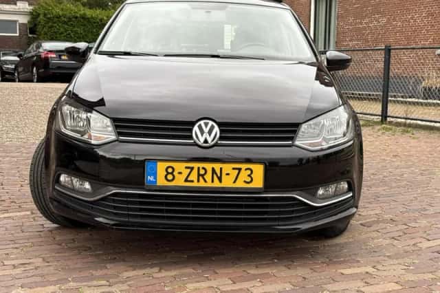 Volkswagen Polo (2015) thumbnail 2