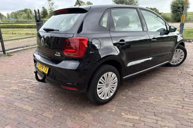 Volkswagen Polo (2015) thumbnail 5