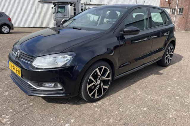 Volkswagen Polo (2016) thumbnail 1