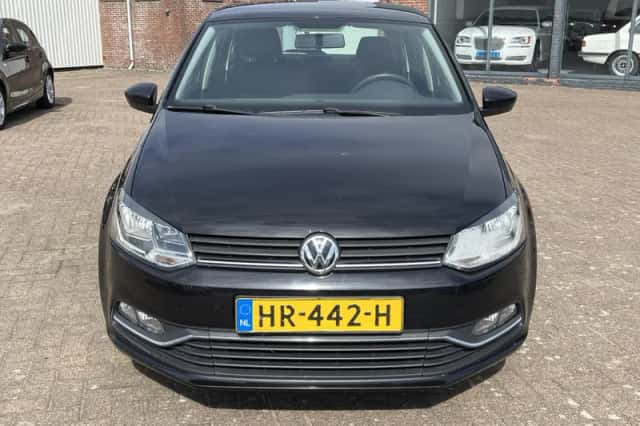 Volkswagen Polo (2016) thumbnail 2