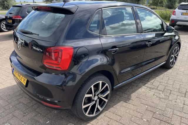 Volkswagen Polo (2016) thumbnail 4