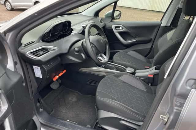 Peugeot 2008 (2018) thumbnail 6