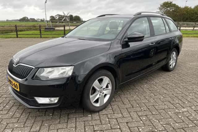 Škoda Octavia (2014) thumbnail 1