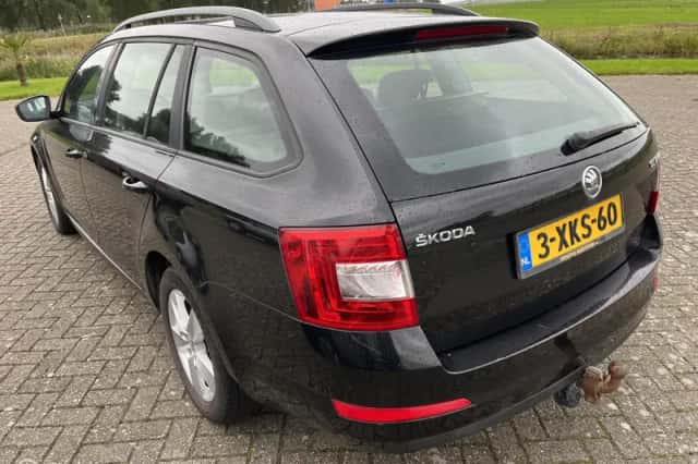 Škoda Octavia (2014) thumbnail 5