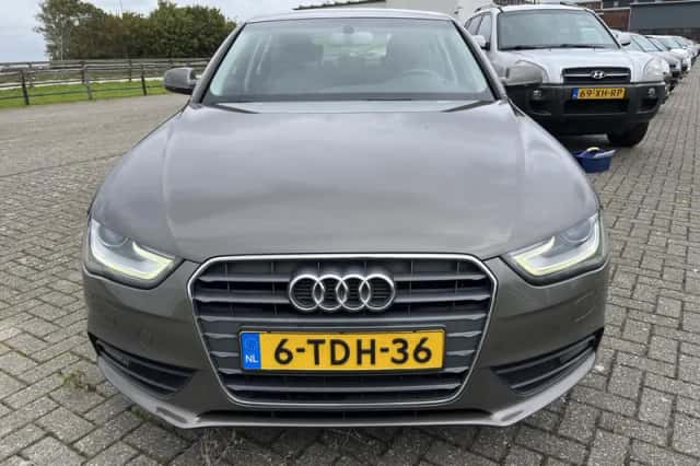 Audi A4 (2013) thumbnail 2