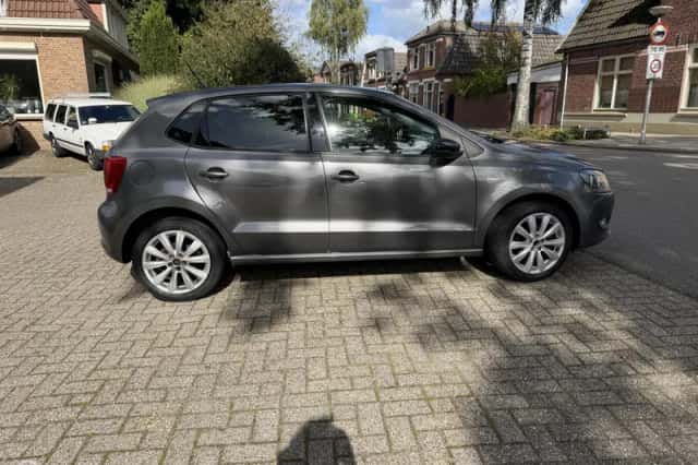 Volkswagen Polo (2013) thumbnail 3