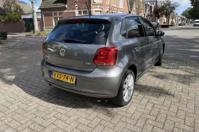 Volkswagen Polo (2013) thumbnail 6