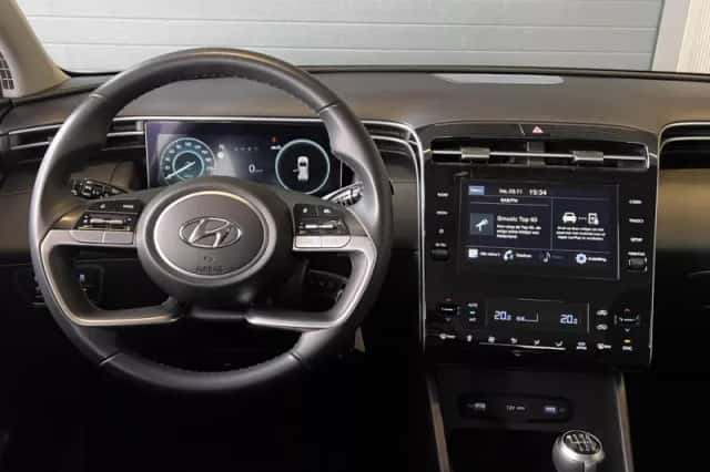 Hyundai Tucson (2021) thumbnail 3