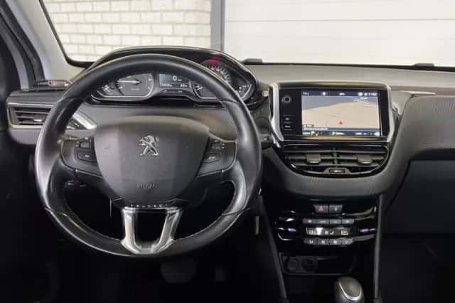 Peugeot 208 (2018) thumbnail 3