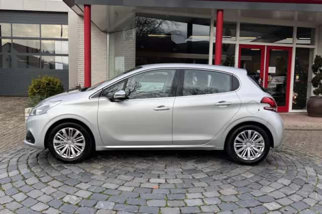 Peugeot 208 (2018) thumbnail 4