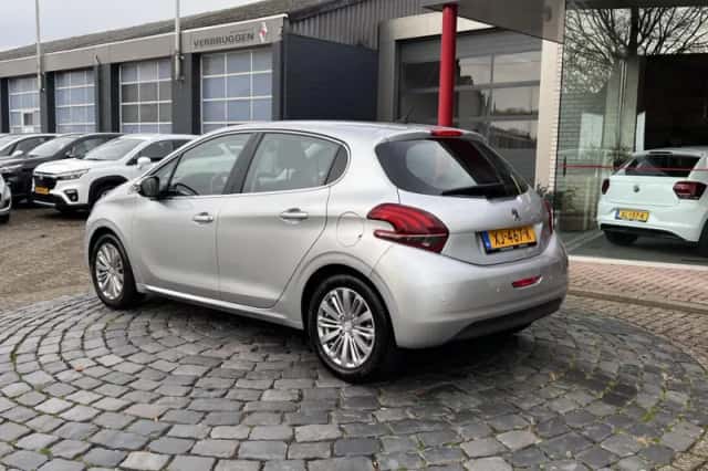 Peugeot 208 (2018) thumbnail 5