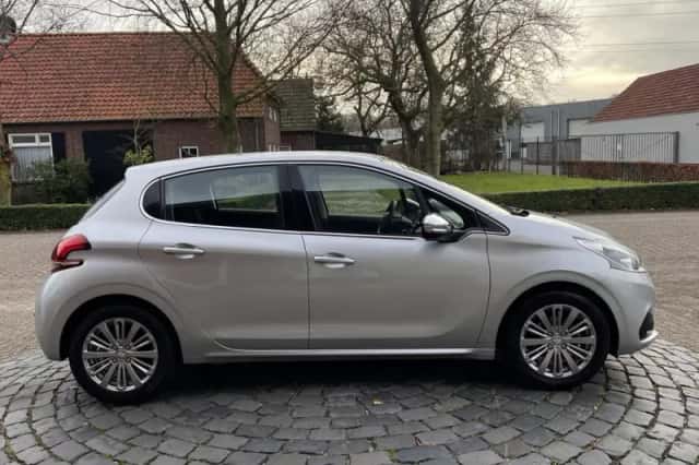 Peugeot 208 (2018) thumbnail 6
