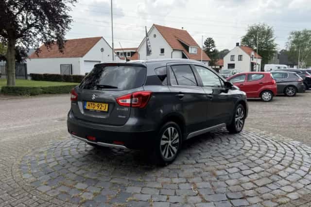 Suzuki S-Cross (2026) thumbnail 2