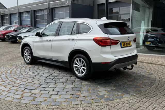 BMW X1 (2016) thumbnail 4